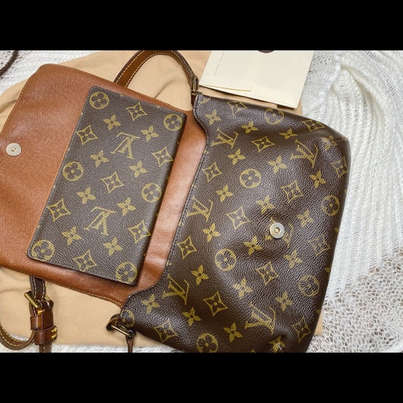 ✈️SOLD✈️ Authentic LV Monogram Musette Tango Bag - Picture 11 of 12